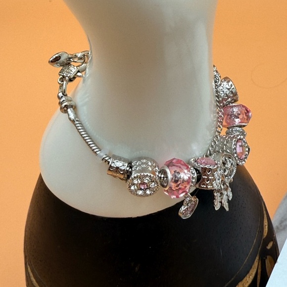 Dreamcatcher Elegant Silver and Pink Charm Bracelet With Hearts and Beads - Picture 3 of 9